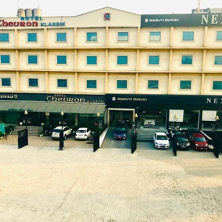 Hotel Chevron Klassik Ludhiana Ngoại thất bức ảnh