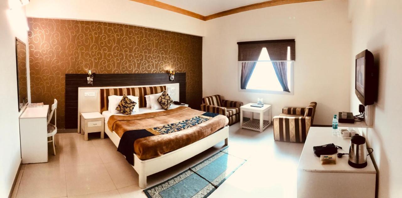 Hotel Chevron Klassik Ludhiana Ngoại thất bức ảnh